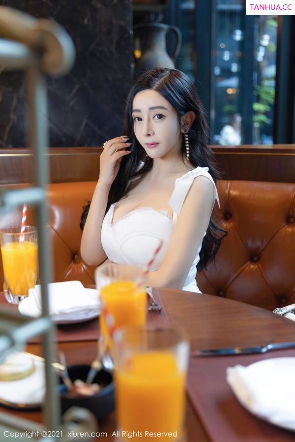 允薾  [XiuRen]高清写真图 2021.11.02 No.4155 允薾第10张图片